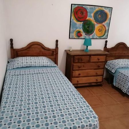 Habitacion En Un Bajo 2 Camas Individual Casa Compartida Abades  Dış mekan fotoğraf