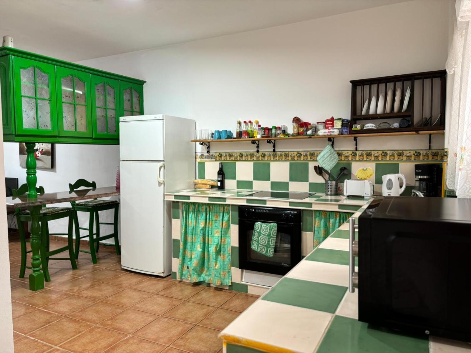 Habitacion En Un Bajo 2 Camas Individual Casa Compartida Abades  Dış mekan fotoğraf